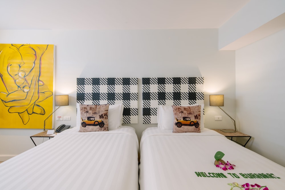 Burasari Phuket 12/77