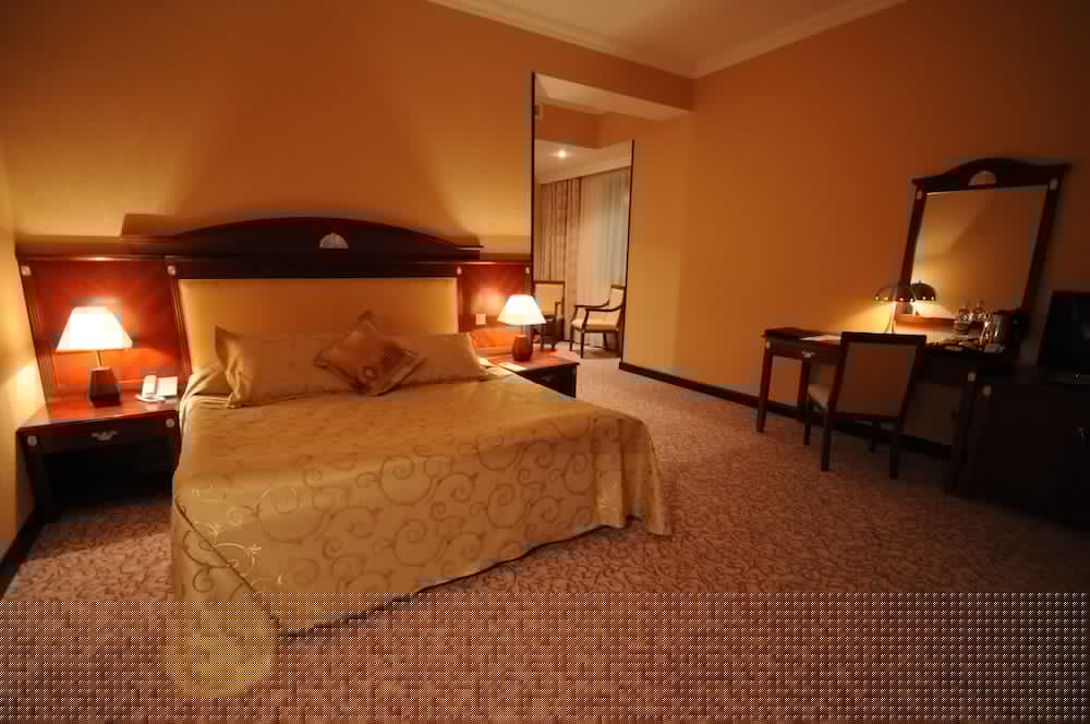 The Crown Hotel 43/50