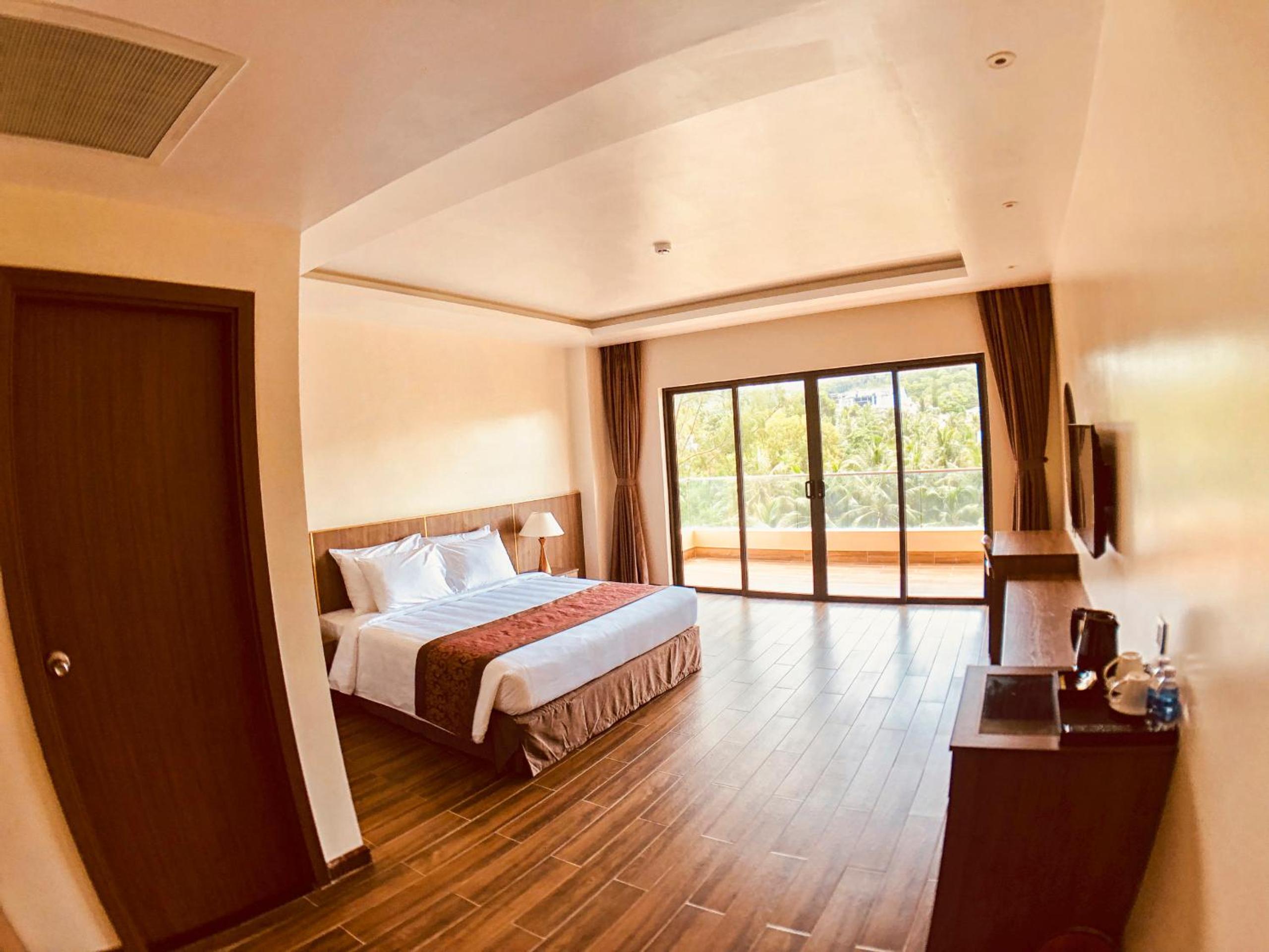 Superior, Double Bed, Balcony