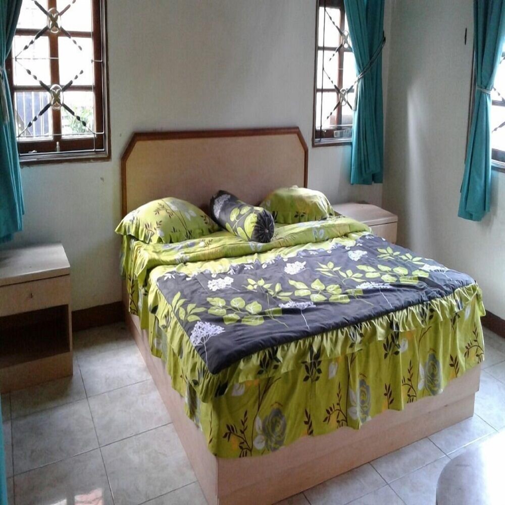 Villa Kota Bunga Anyelir 14/51
