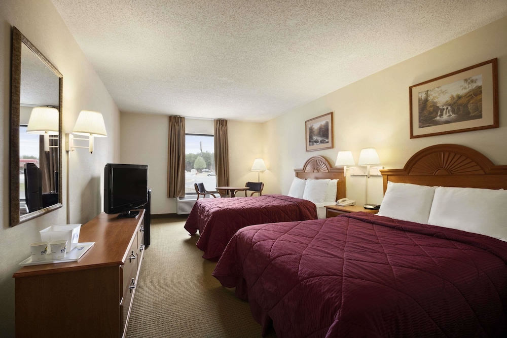 Days Inn By Wyndham Farmville 7/22