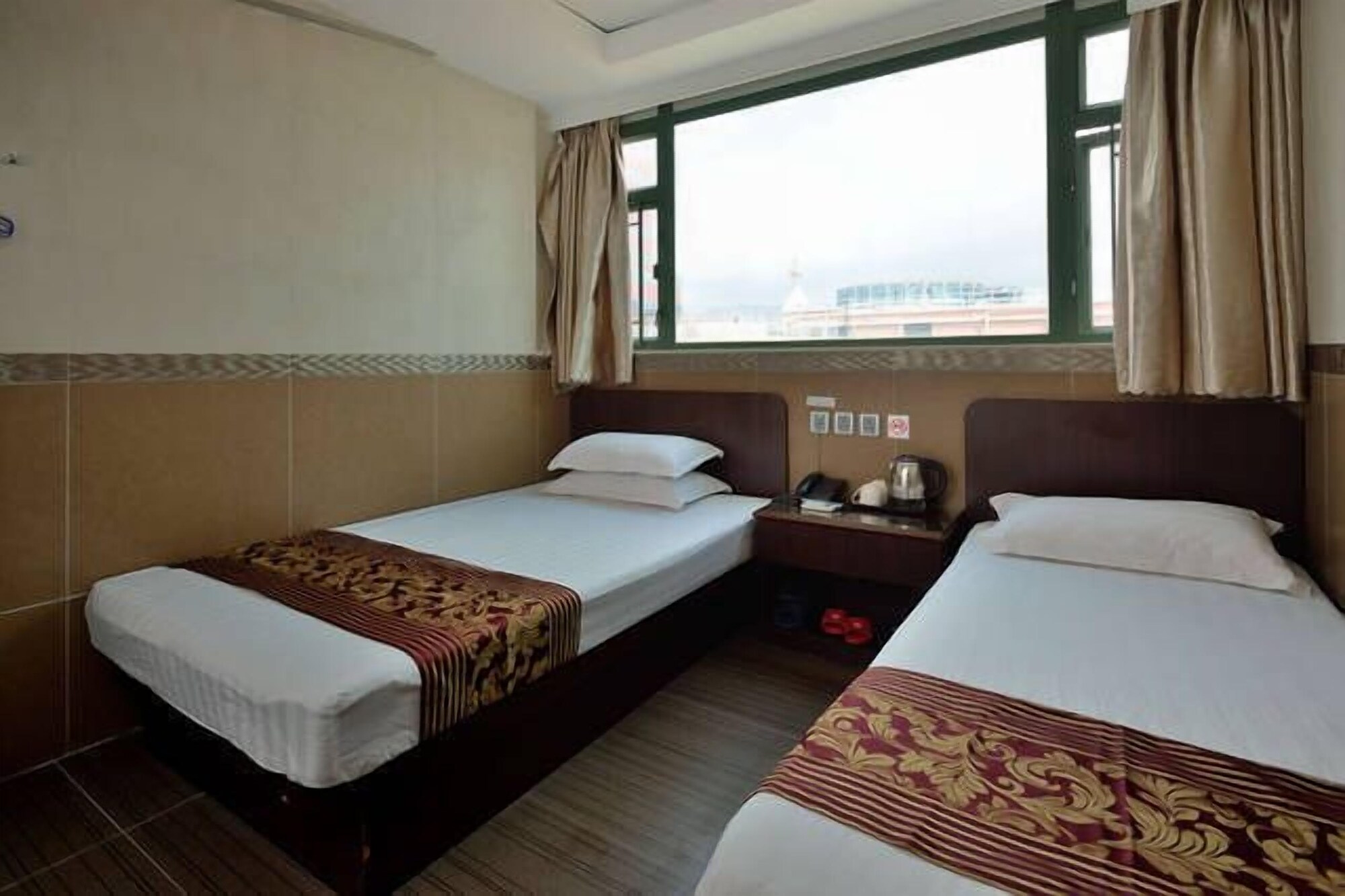 ROOM, TRIPLE