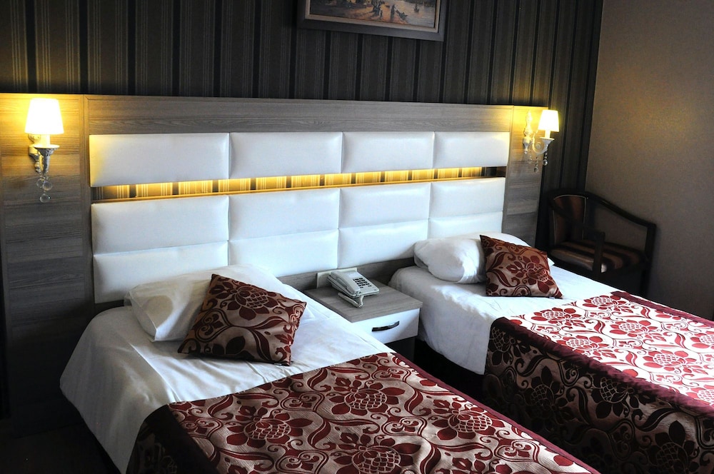 Nil Hotel 25/61