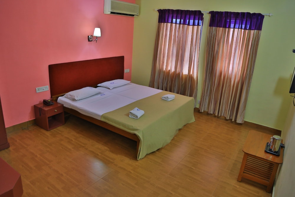 Hotel Srinivas 38/65