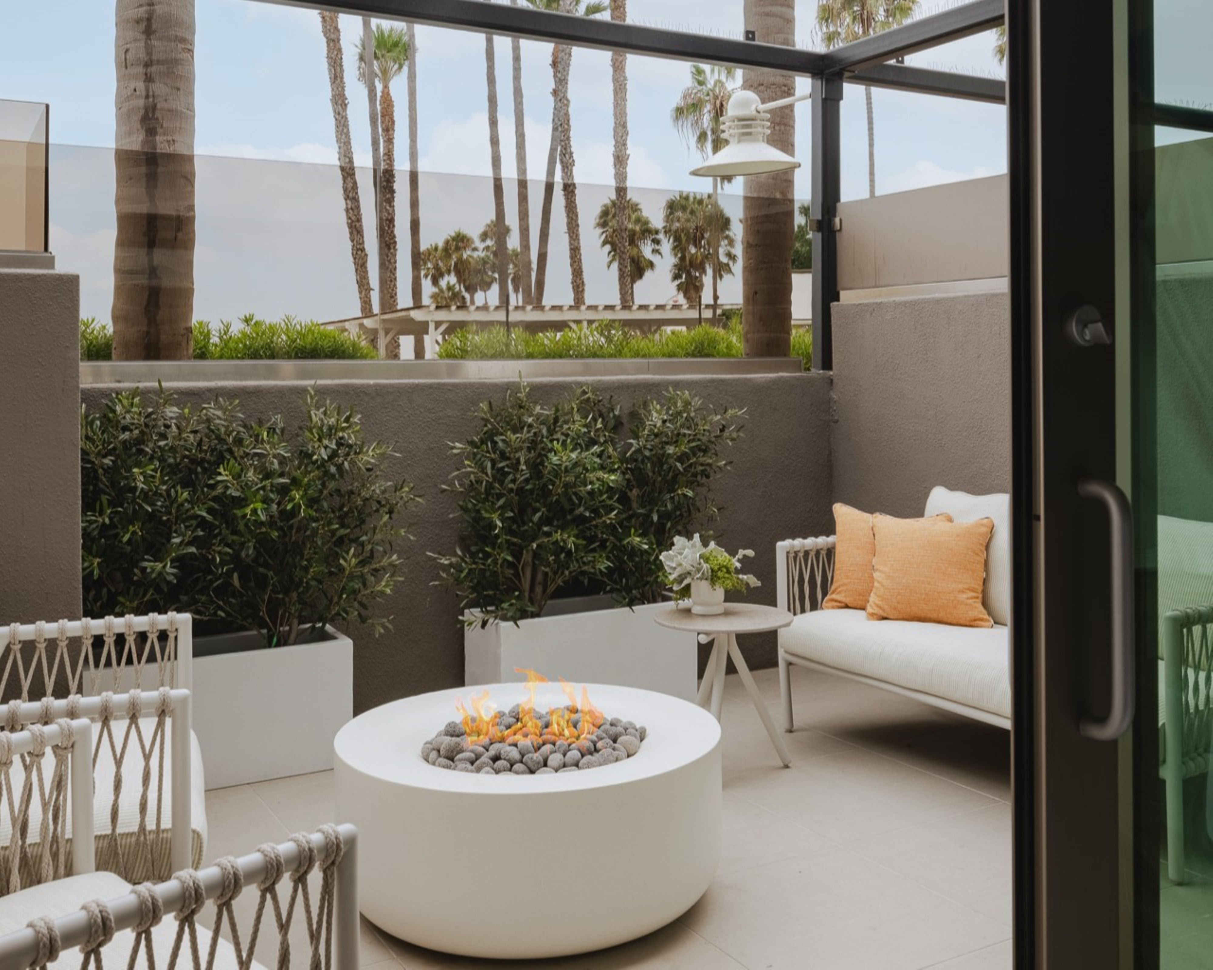 2 Bedrooms, Suite, Patio