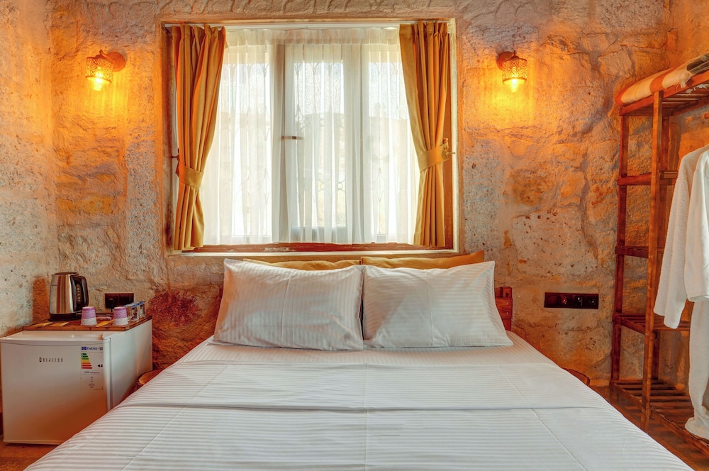 Ceran Stone House 15/50
