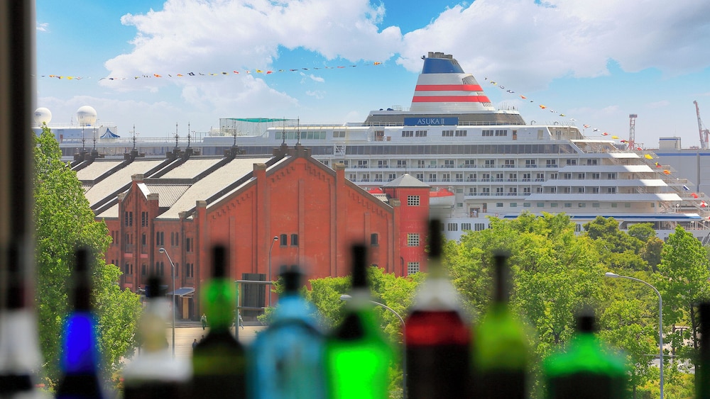 Navios Yokohama 67/68