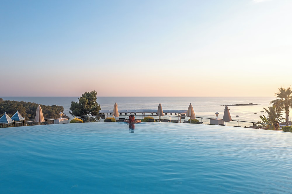 Litore Resort Hotel and Spa 42/44