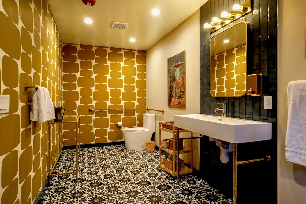 Stardust Hotel 35/37