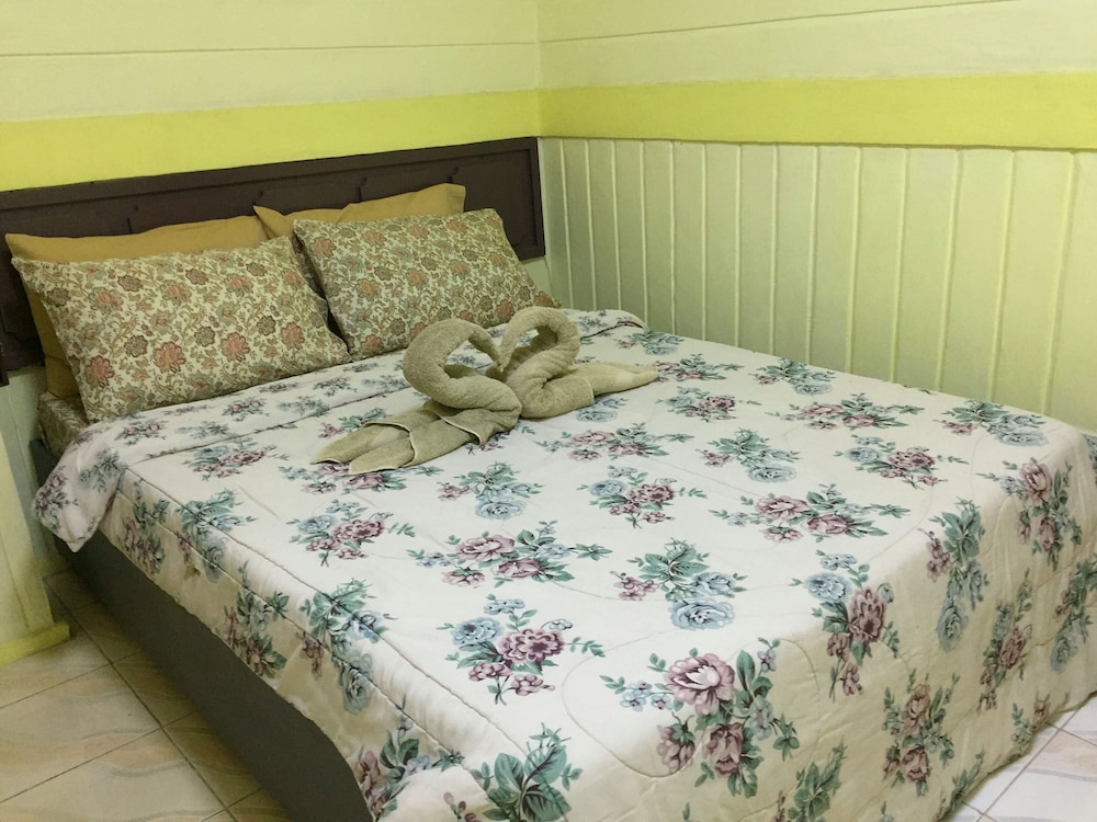 Hayward Travel Inn 30/55