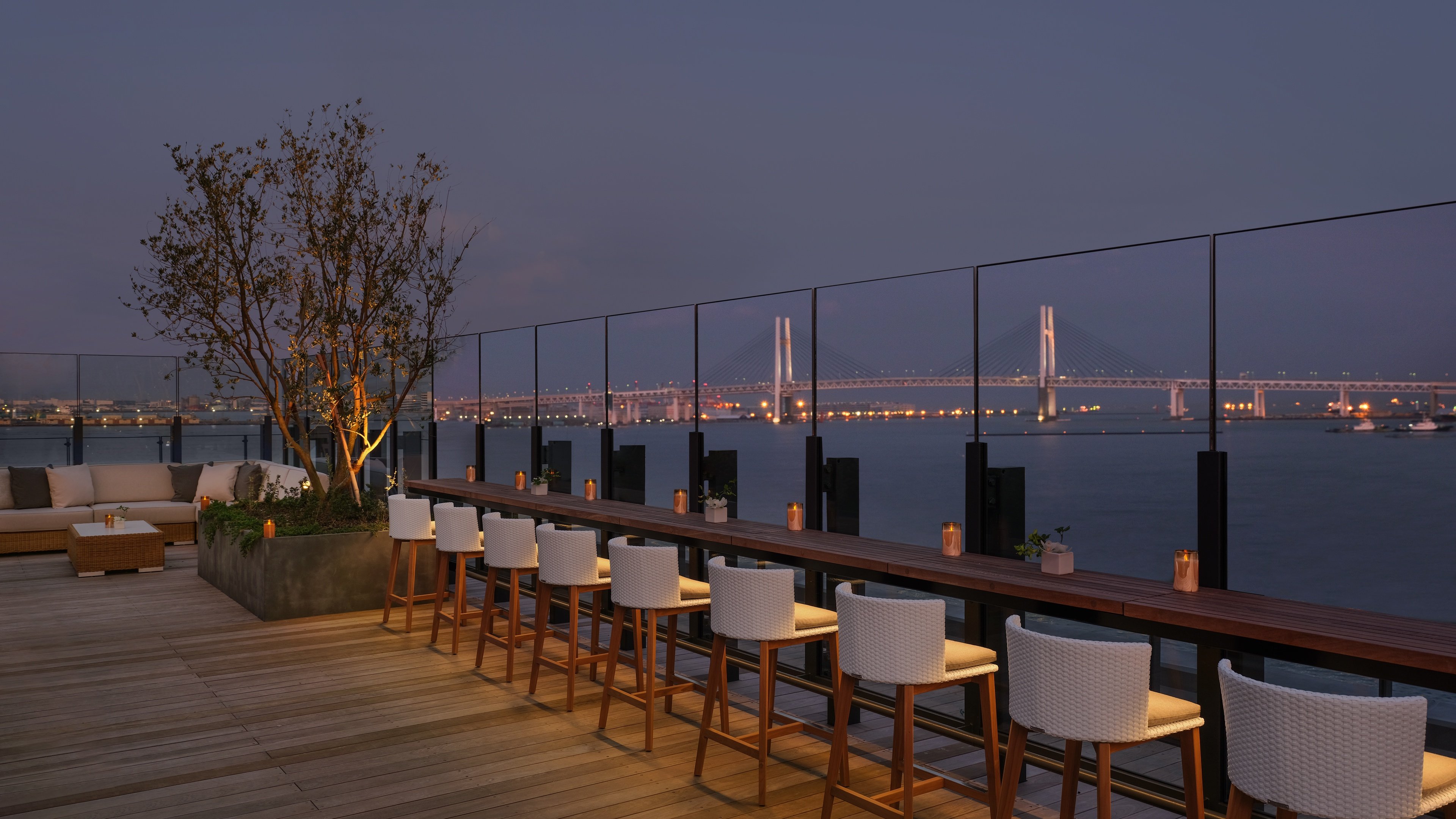 Intercontinental Yokohama Pier 8 75/78