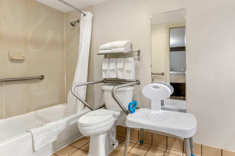 غرفة بسريرين كوين لذوي الإعاقة، Quality Inn & Suites Easley - Greenville 7/7
