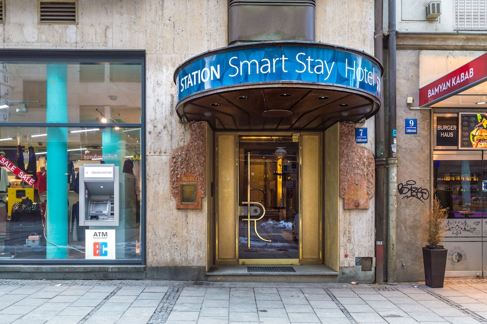 Smart Stay Hotel Station 3/37