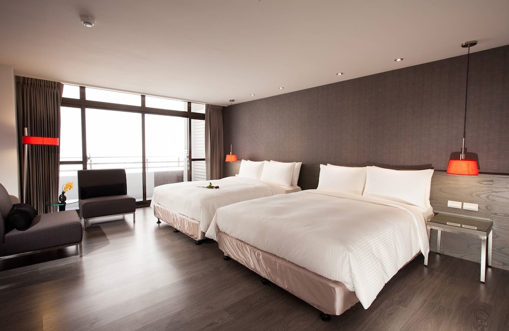 Check Inn Select Hualien Linsen 25/62