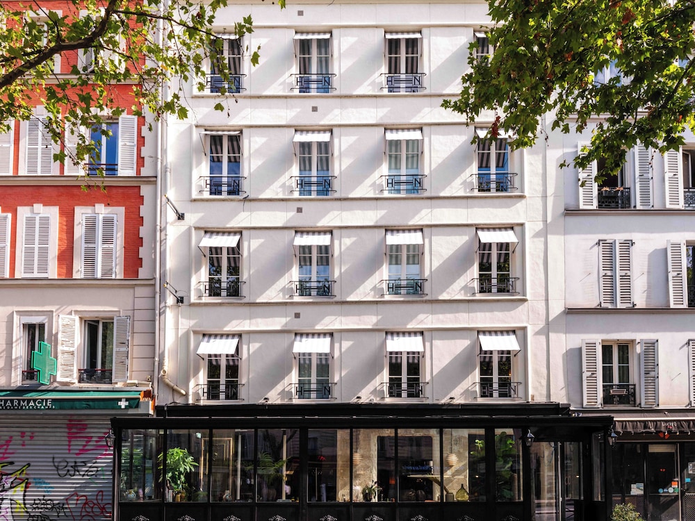 Hotel Nude Paris - Color Vision 2/81