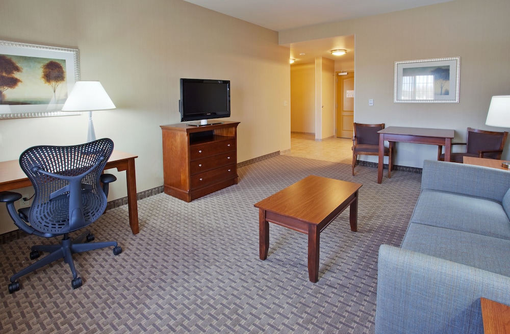 Holiday Inn Express Hotel Suites Willows 24/34