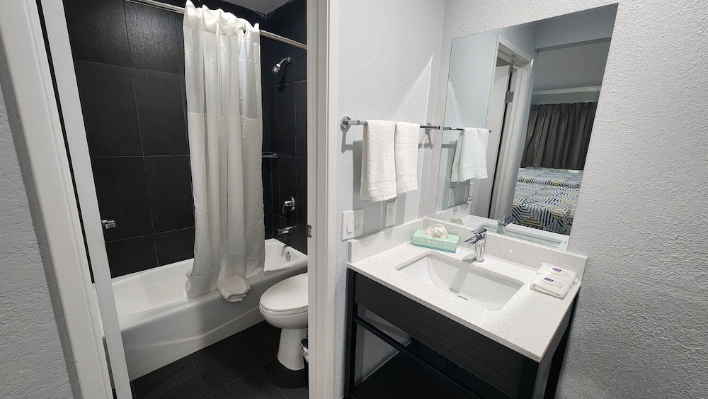 Studio6 Suites San Ysidro, CA – San Diego South Bay 50/51