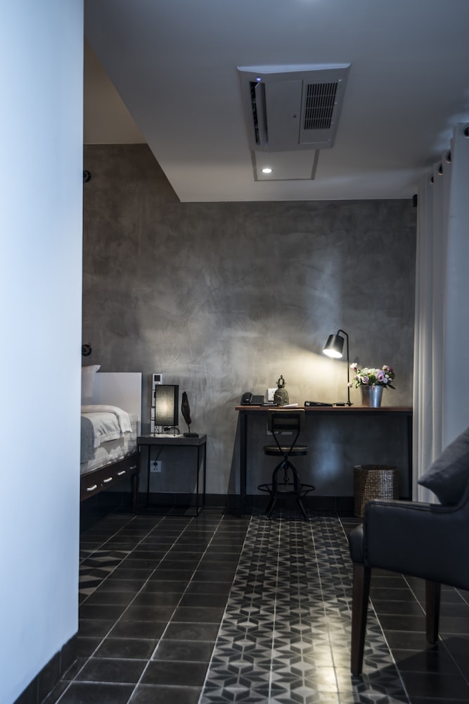 Aquarius Hotel Urban Resort Phnom Penh 7/66