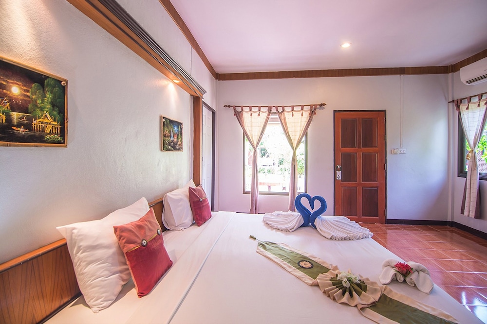 Lanta Nice Beach Resort 44/69