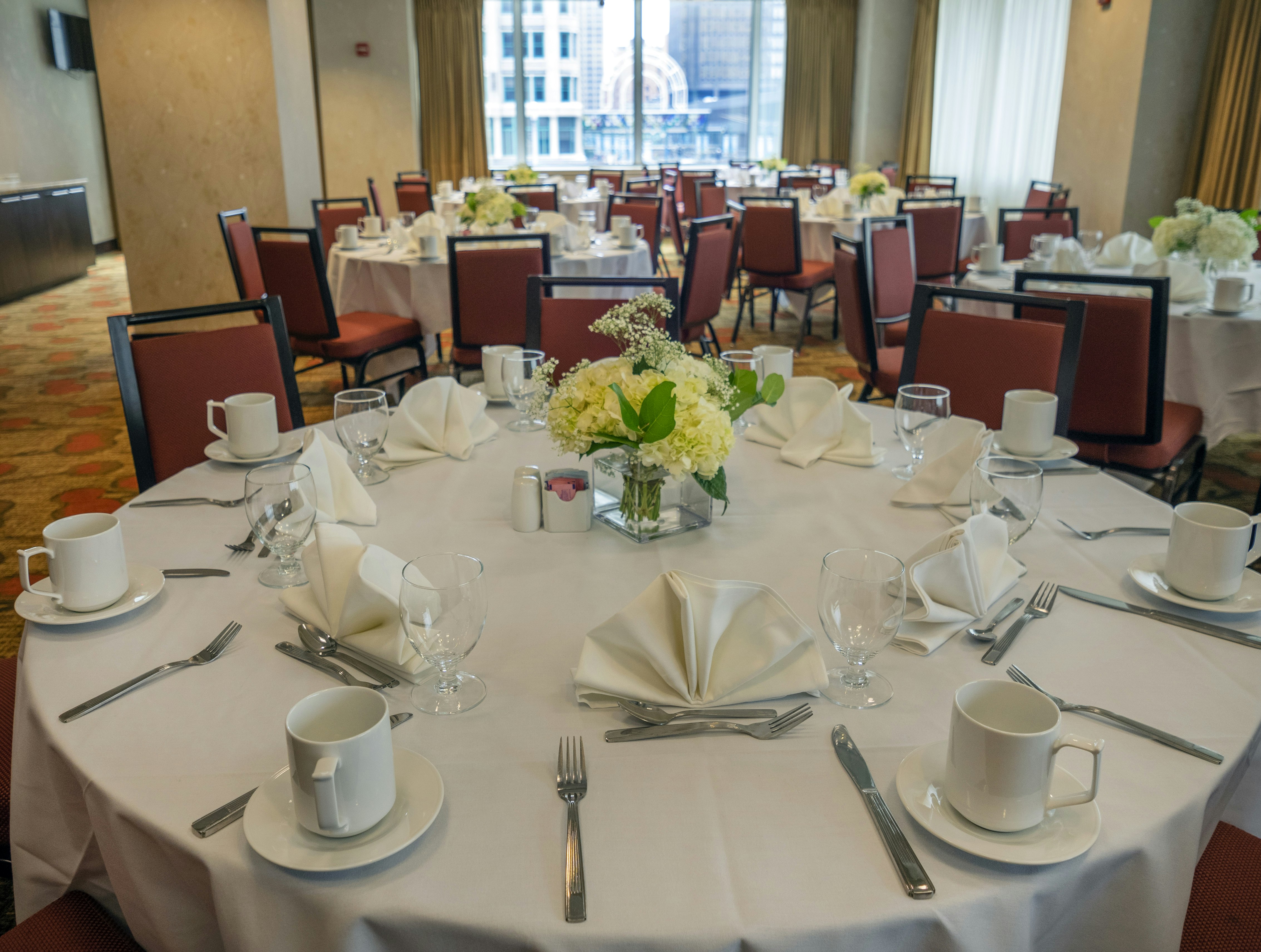 HILTON GARDEN INN BUFFALO DOWNTOWN 40/60