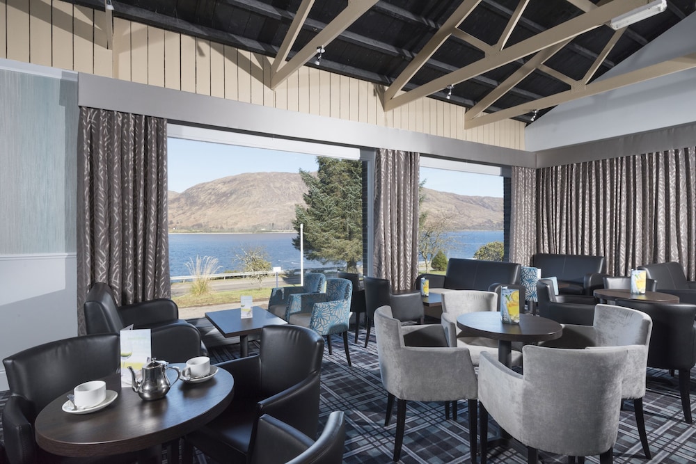 Caledonian Hotel 30/42