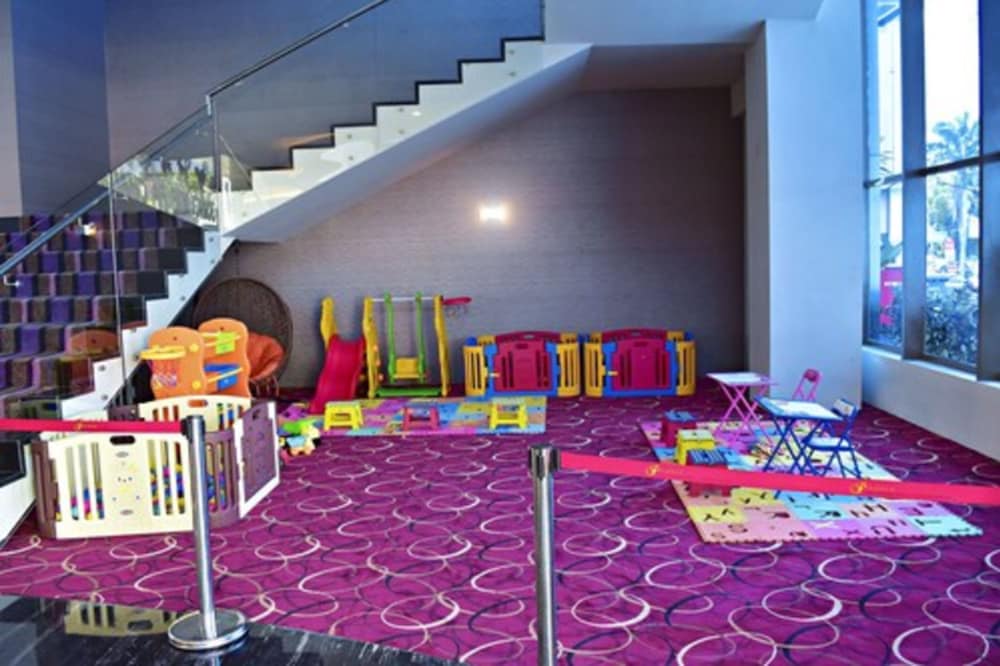 Platinum Balikpapan Hotel Convention Hall 61/64