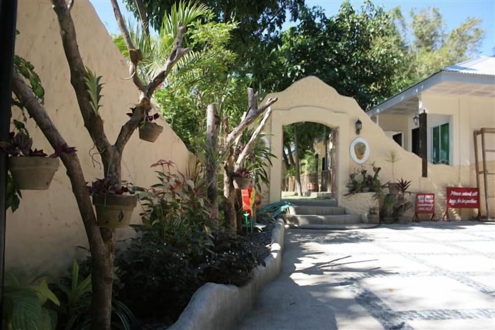 Rio Grande Laoag Resort Hotel 44/47