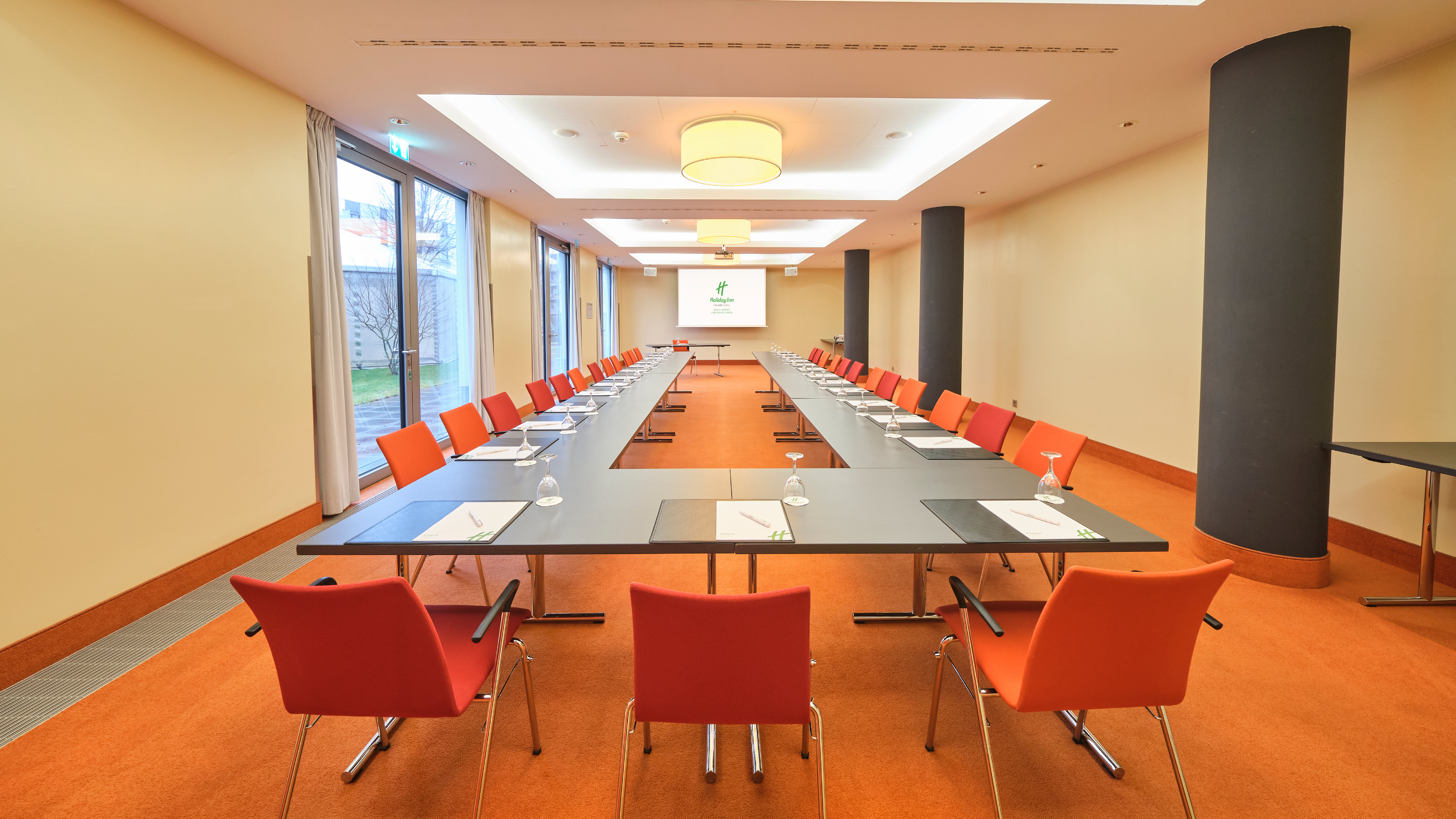 Holiday Inn Berlin Airport Conference Centre Formerly Holiday Inn Berlin International Airport 65/75