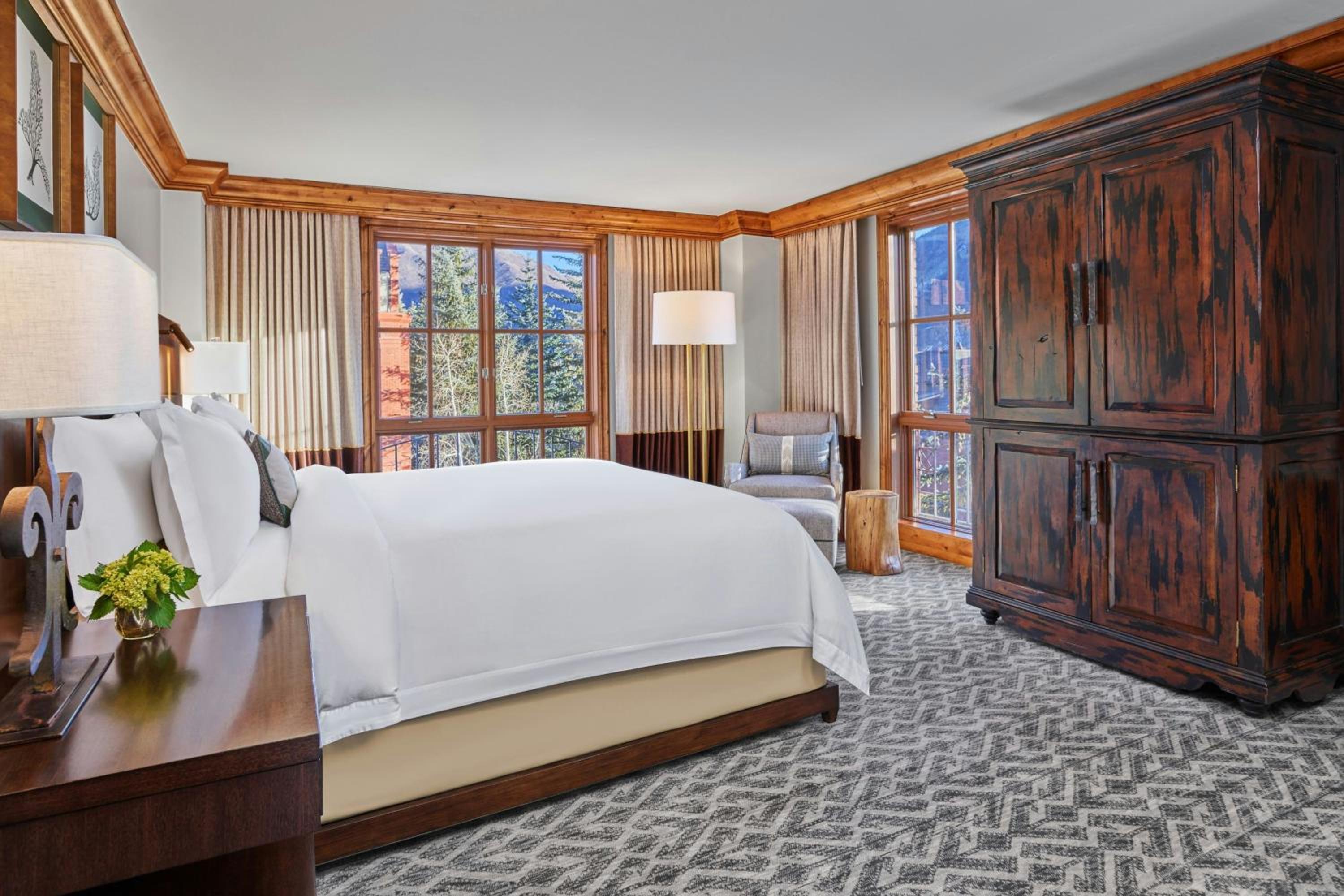 St Regis Residence Club by Frias 11/40