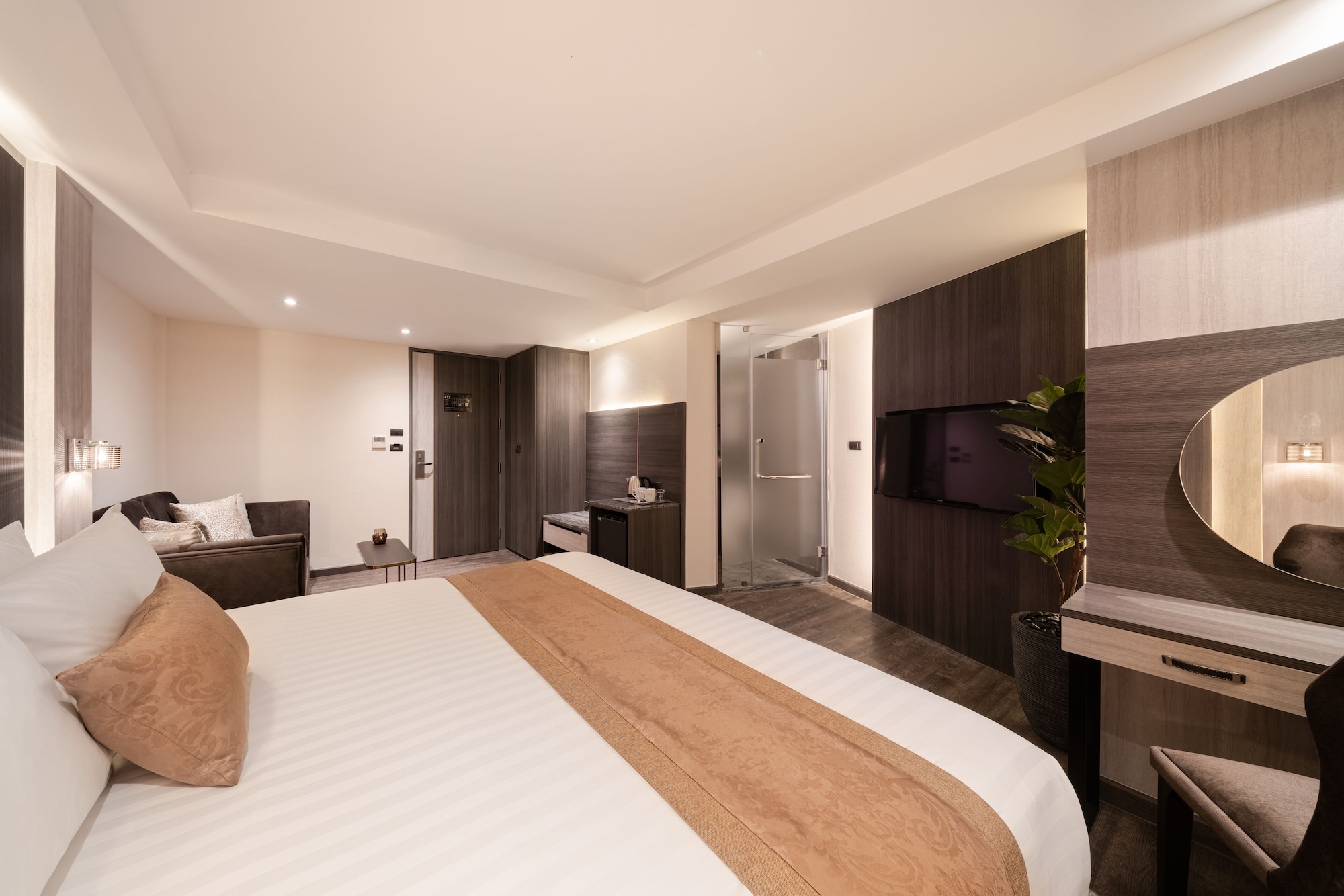 GRAND, DOUBLE BED