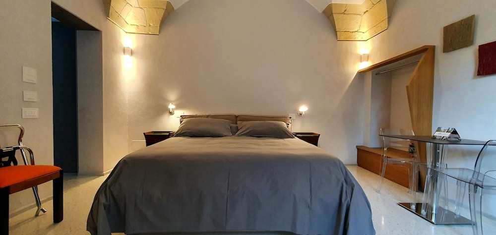 Dimora Storica Muratore Luxury Rooms 11/47