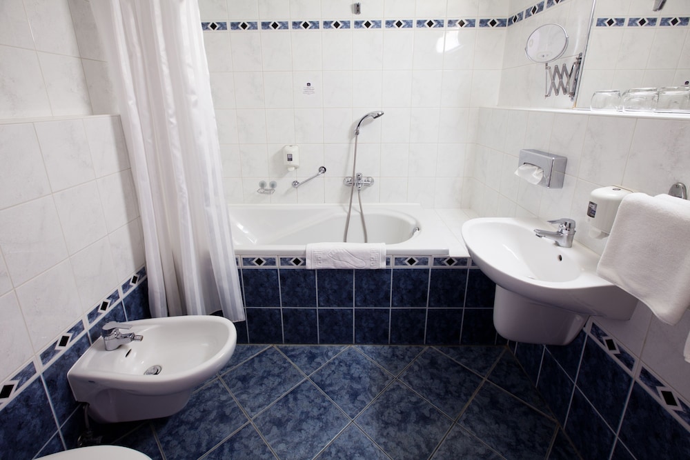 Pannonia Hotel 46/50