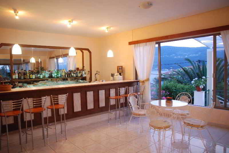 Anthemis Hotel Apartments 62/80