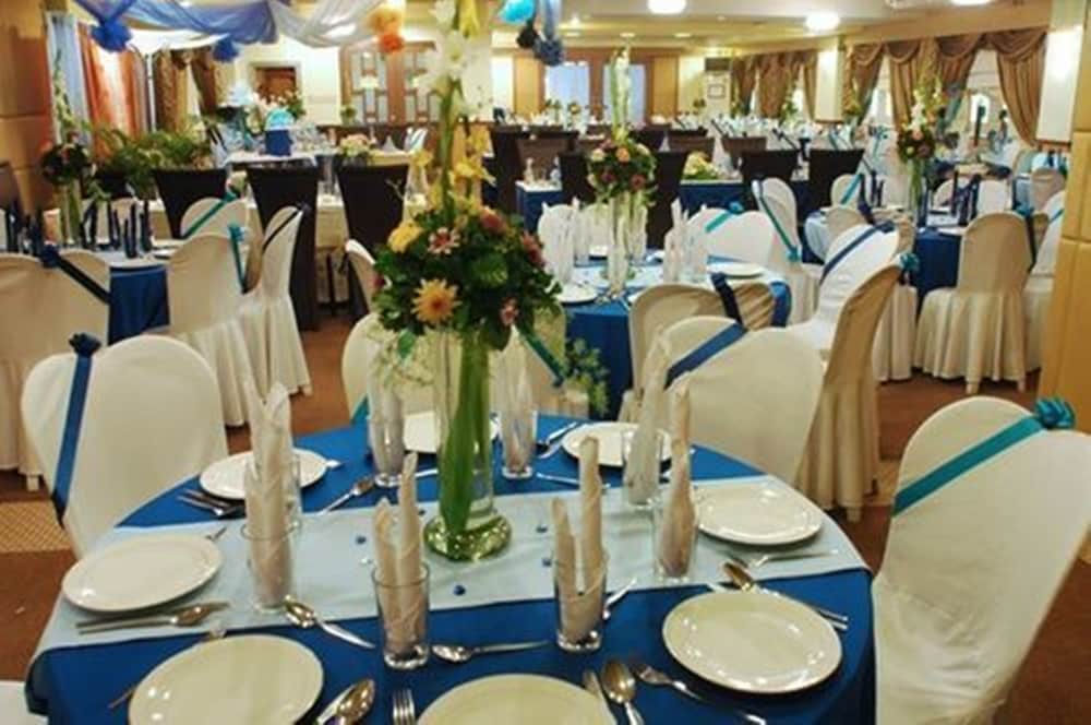 Manila Manor Hotel 30/35