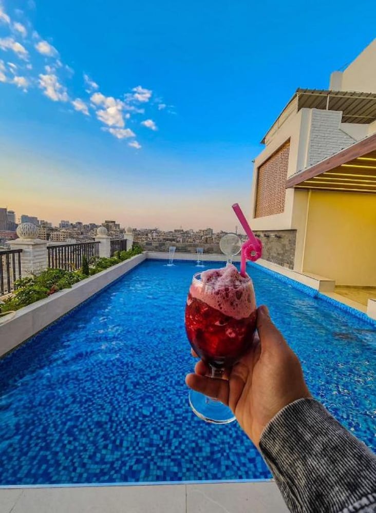 Mar Charbel Hotel 51/55