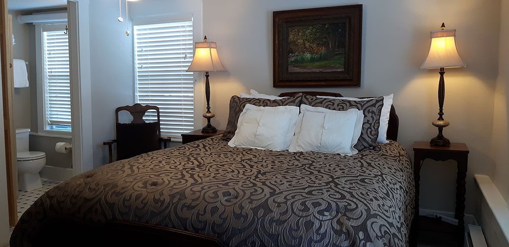 Follansbee Inn 23/72