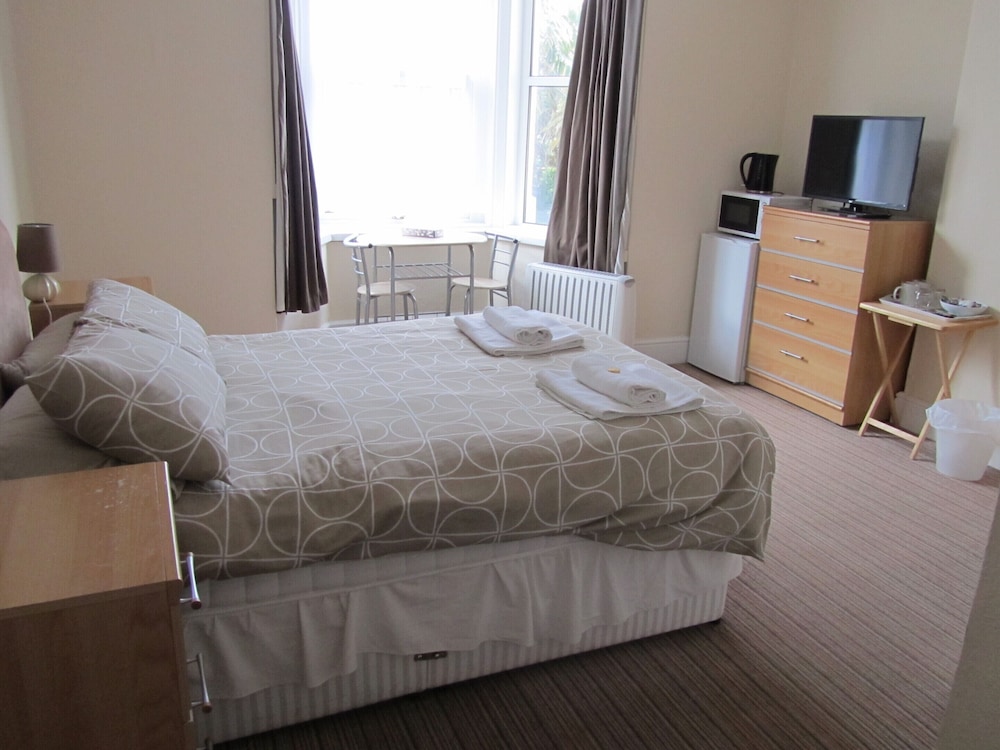 Donnington Guest House 18/40