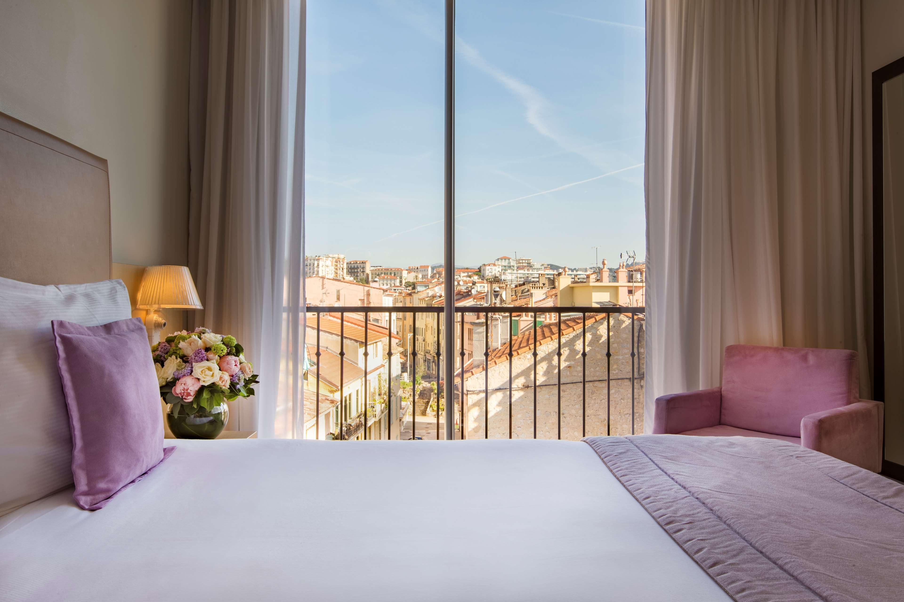 Premium, Sea View