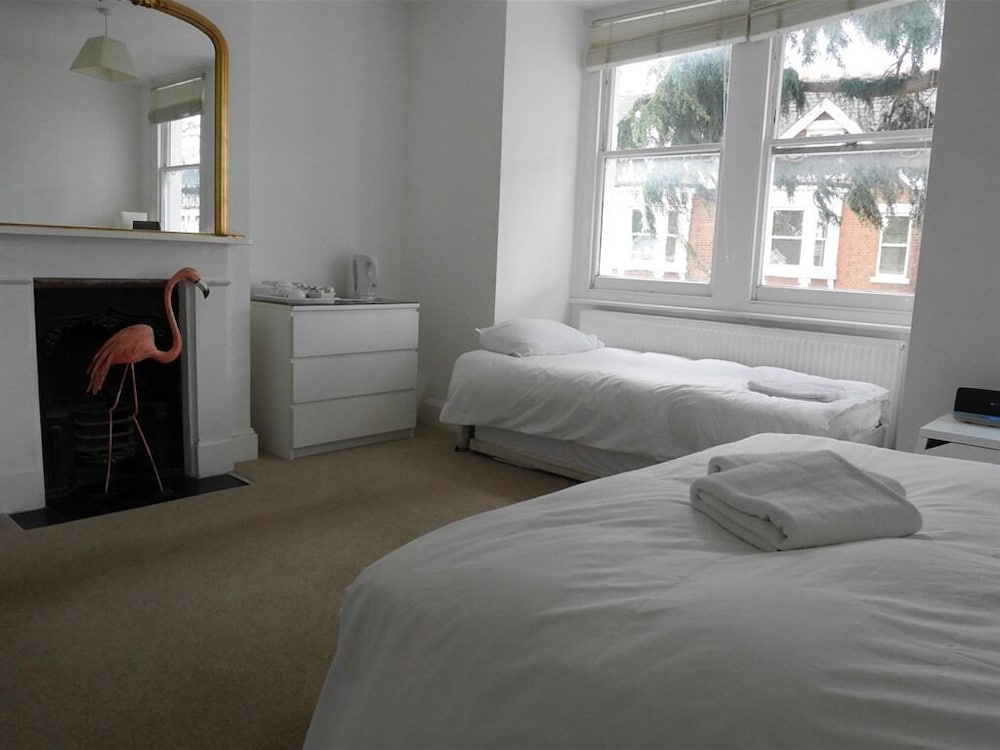 Kew Rooms 14/49