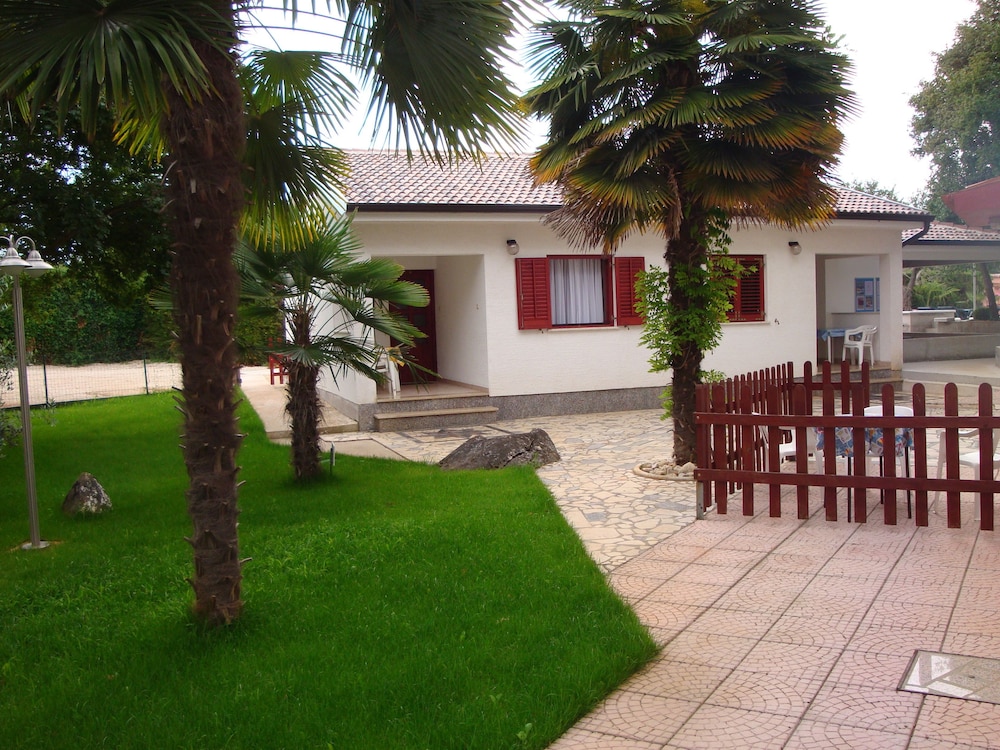 Felix Residence 37/50