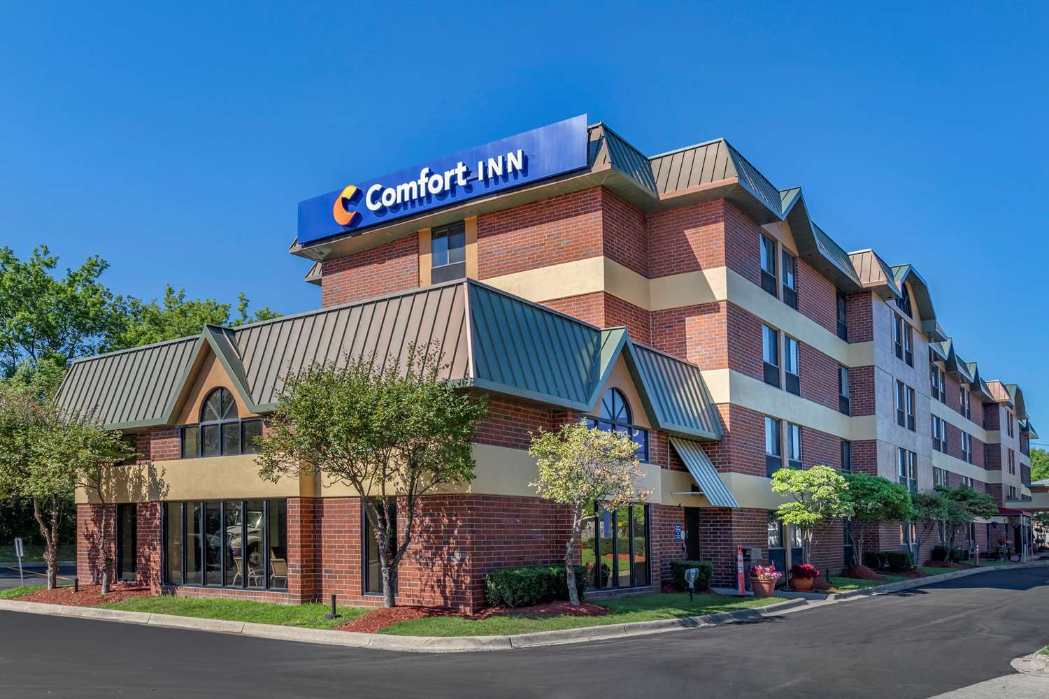 Spark by Hilton Dearborn Detroit 31/31