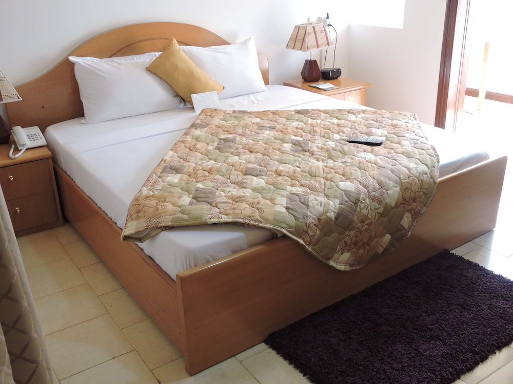 All Seasons Hotel 26/39