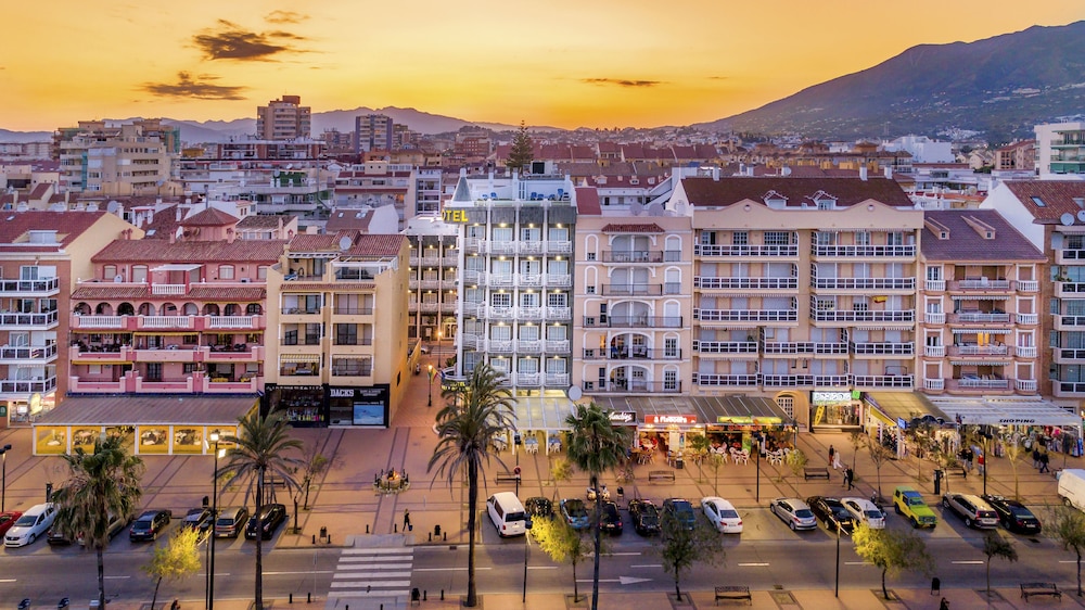 Villa de Laredo Hotel in FUENGIROLA