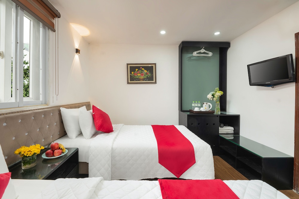 SUPERIOR, DOUBLE OR TWIN BED