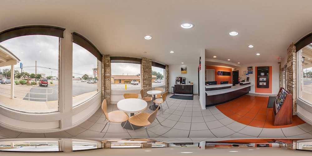 Motel6 Boerne, TX 38/60