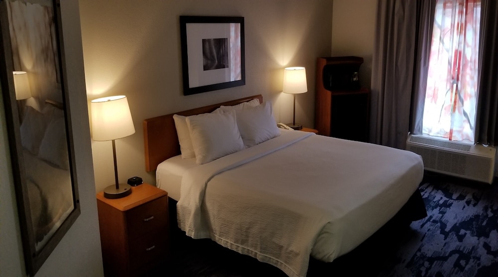 Fairfield Inn Suites By Marriott Mt Vernon Rend Lake 5/39