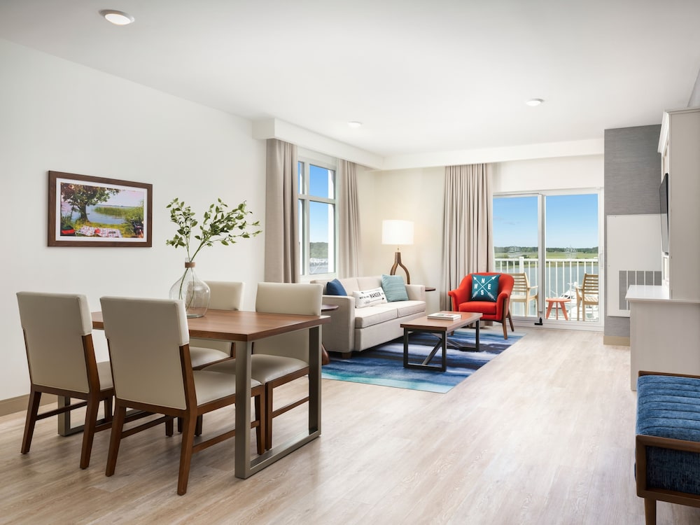 Compass Hotel Beaufort by Margaritaville 26/47