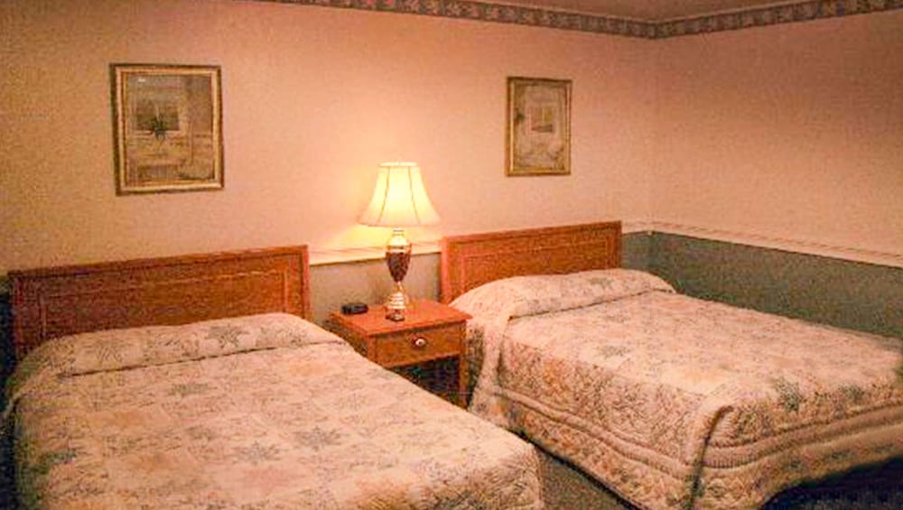 JUDY'S MOTEL BEDFORD 13/34