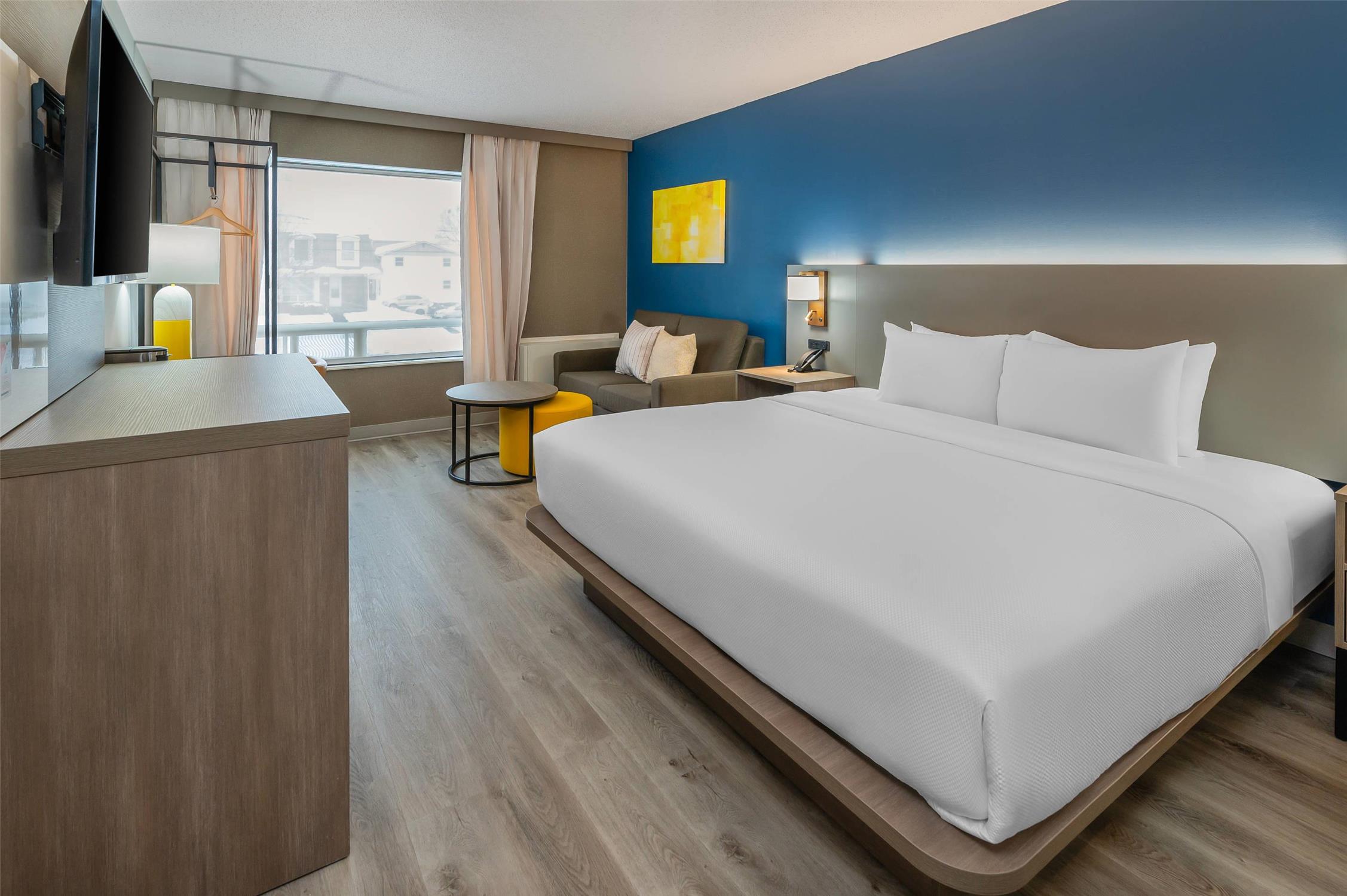 Comfort Inn Belleville, ON 3/37