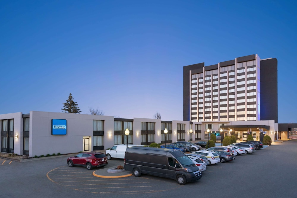 Travelodge by Wyndham Hotel & Convention Centre Quebec City 1/41